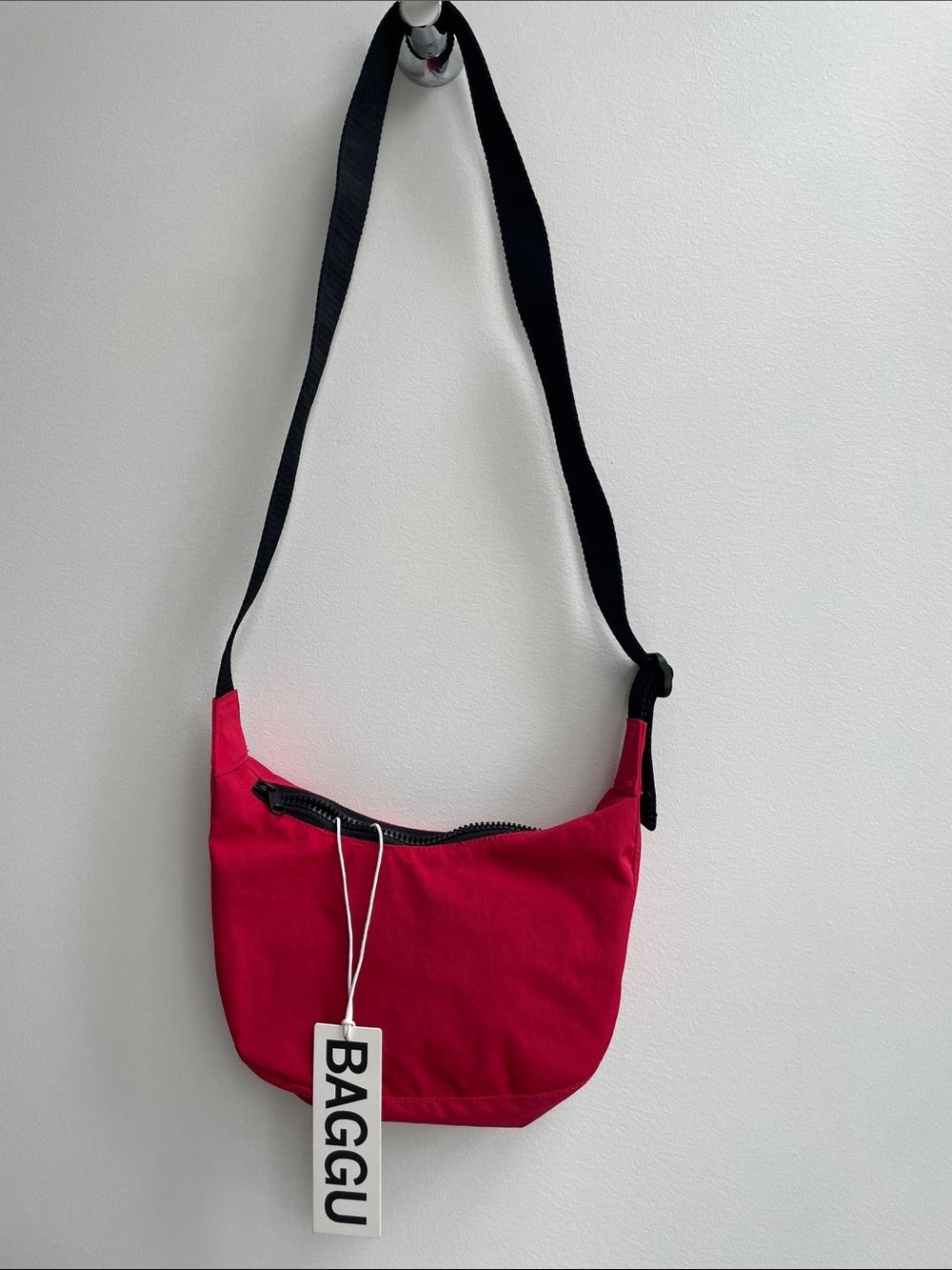BAGGU Candy Apple Red Nylon Crossbody Bag with Black Logo Strap NWT
